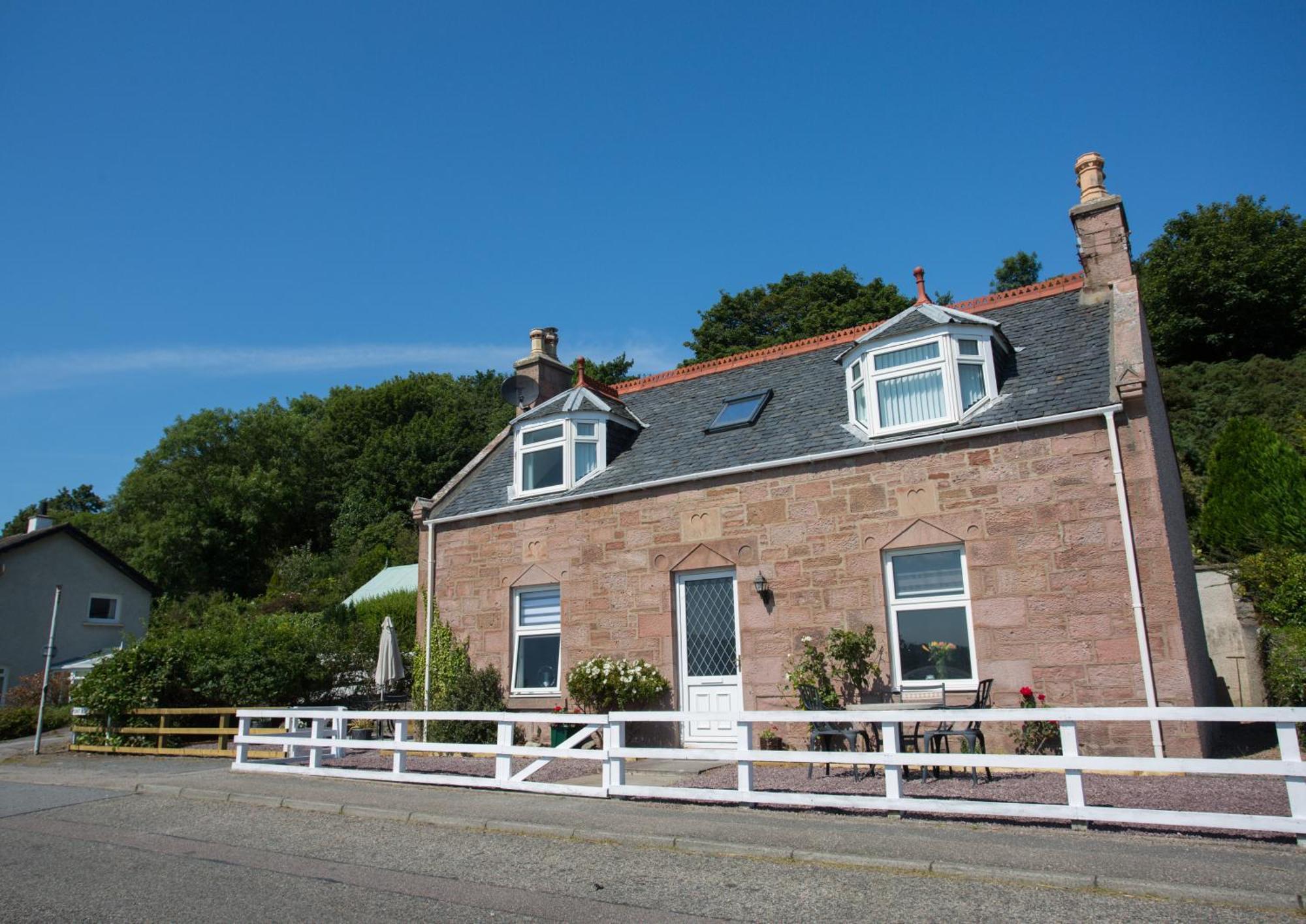 Shore View Cottage Inverness Exterior photo